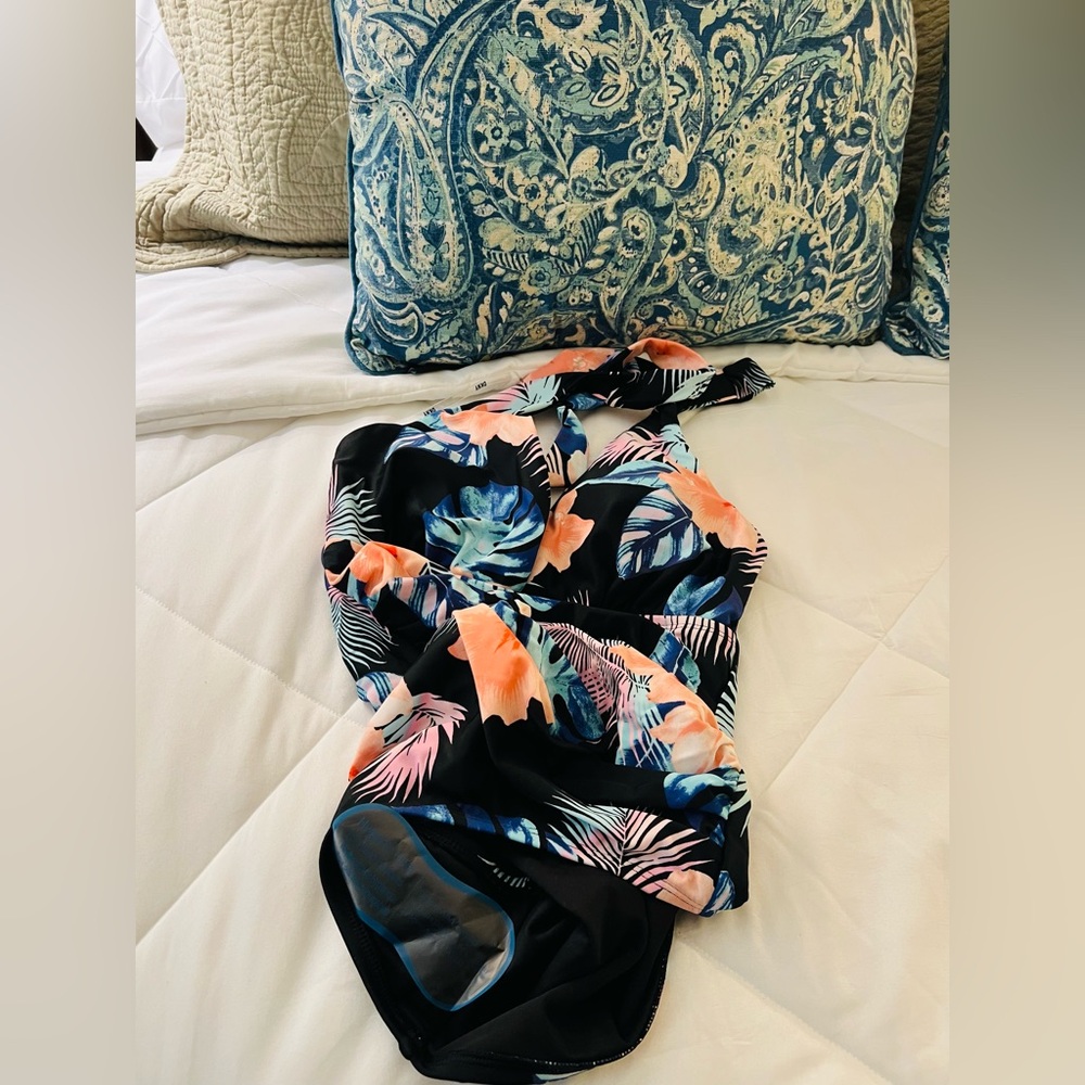 DKNY Black and Multicolor One Piece Swimsuit NWOT
